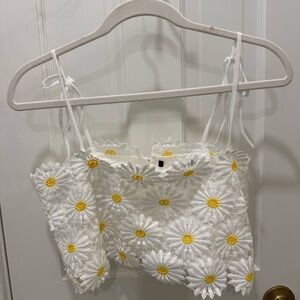 Forever 21 White and Yellow Daisy Crop Top